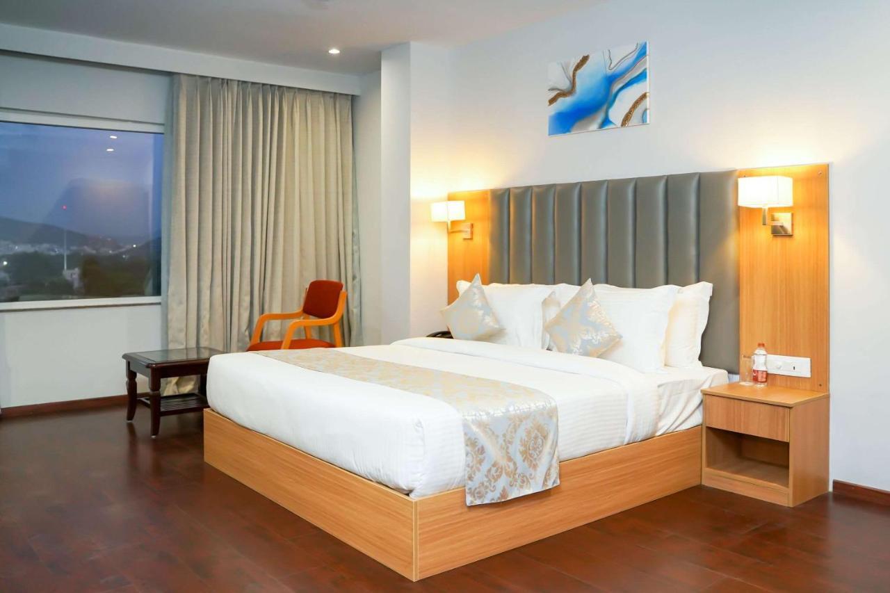 Comfort Inn Удайпур Екстериор снимка